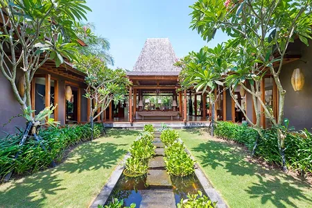 A Tropical Paradise Retreat in Seminyak