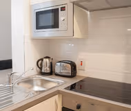 Fully equipped kitchen in 1 bed at Wellington Quay Serviced Apartment, Temple Bar