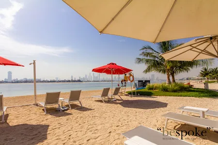 Two Bedroom Apartment with Pool & Beach Access,