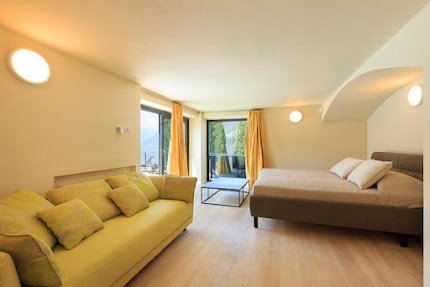 ULTRA MODERN LUXURY RETREAT ON THE FIRST LINE OF LAKE COMO!