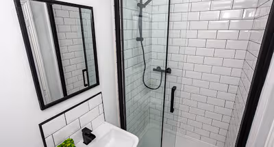 Family bathroom at Hacken Lodge