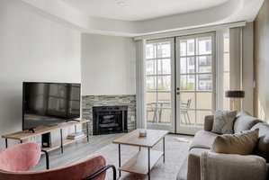 N Doheny Drive Apartment