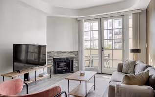 N Doheny Drive Apartment