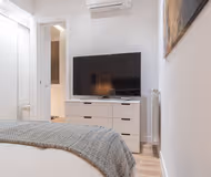 Superior bedroom in Splendom Housing Ortega y Gasset