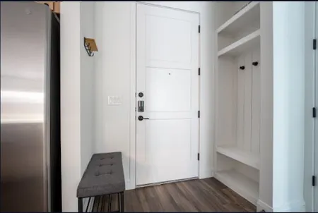 Harmon Avenue Furnished Apartment