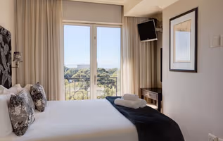 Green Point Serviced Apartment