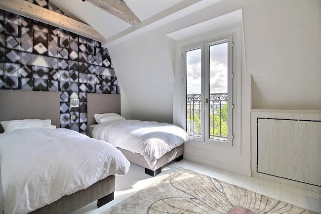 A SIGNAURE LUXURY ON CHAMPS DE MARS ALMA MARCEAU