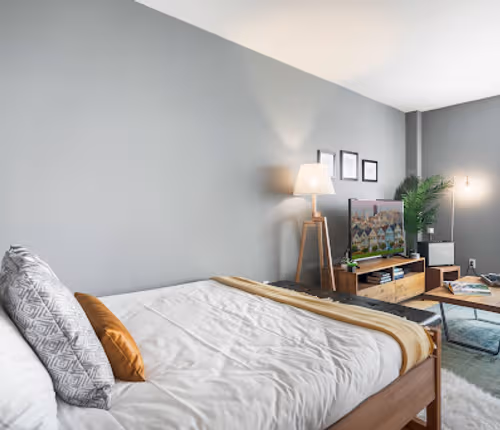 Pine Street Apartment