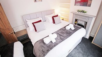 Panton Road Modern Classic Terrace - Sleeps 8