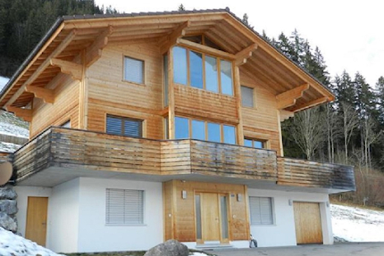 A Private 220 sqm Family Chalet With Views Of Rinderberg