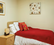 Open plan bedroom at Shoreline 7 Serviced Apartments, Palm Jumeirah