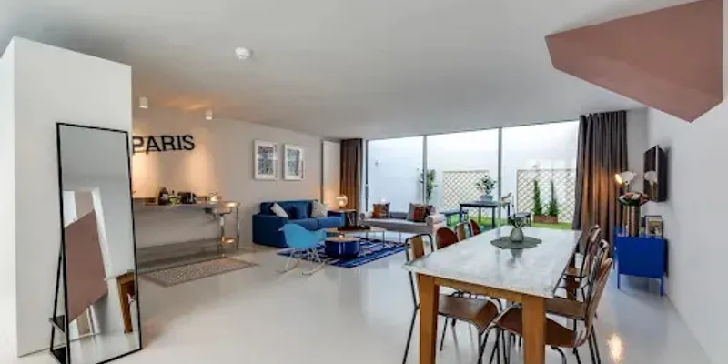 160M2 SKYLIT HOME PORT D'ORLEANS