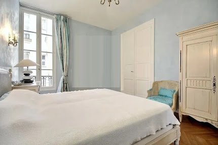 LIVE THE URBAN LIFESTYLE YOU CRAVE AT CHAMPS ELYSEES