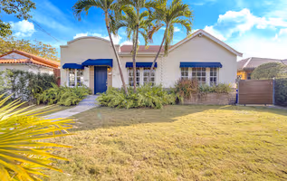 3BR Villa with Backyard in The Roads - Brickell