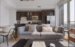 Brazos St Serviced Apartment