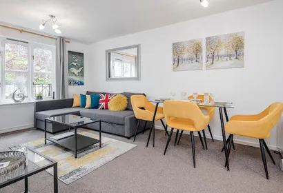 Eton House Apartment in Watford