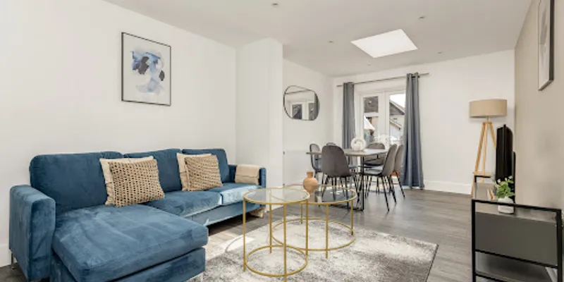 The Wembley Central Collection (Shared Kitchen & Bathroom))