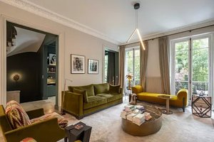 300M2 VILLA CHAMPS ELYSEES WITH PRIVATE TERRACE