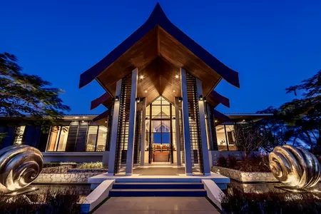 A Luxuriously Stylish Villa in Phuket