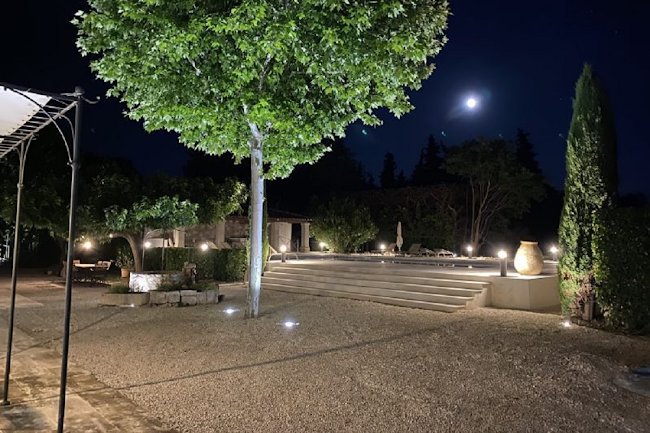 A Cozy Luxury Villa in Eygalieres