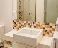 Charles Street Service Apartment