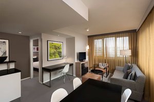 Platz Vor Dem Neuen Tor Three Bedroom Apartment