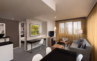 Platz Vor Dem Neuen Tor Three Bedroom Apartment