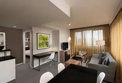 Platz Vor Dem Neuen Tor Three Bedroom Apartment