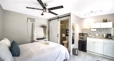Bright & Cosy Studio in Coral Way - Brickell Area