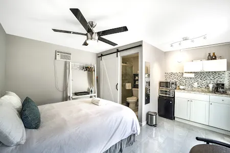 Bright & Cosy Studio in Coral Way - Brickell Area