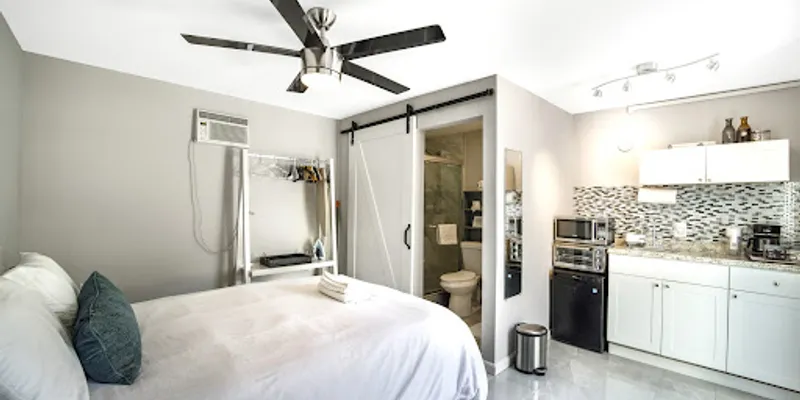 Bright & Cosy Studio in Coral Way - Brickell Area