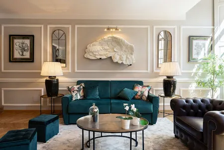 DINE BENEATH ORIGINAL FRESCOES 15THCENT RESIDENCE
