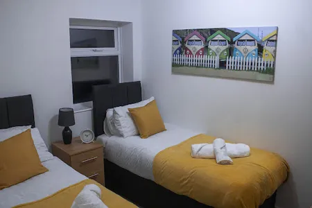 A 3-bed city centre home - Pets welcome