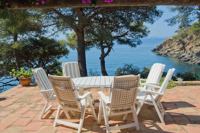 A Luxurious French Riviera Villa