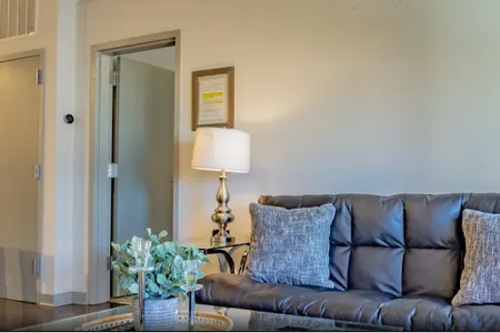 2 Bedrooms Apt Near Emory University Hospital