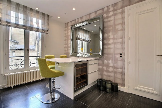 A SIGNAURE LUXURY ON CHAMPS DE MARS ALMA MARCEAU