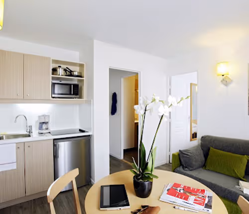 Marseille Prado Périer living room