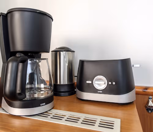 Kitchen Equipment at Forenom Aparthotel Tampere