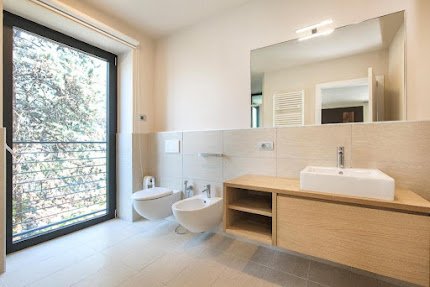 ULTRA MODERN LUXURY RETREAT ON THE FIRST LINE OF LAKE COMO!