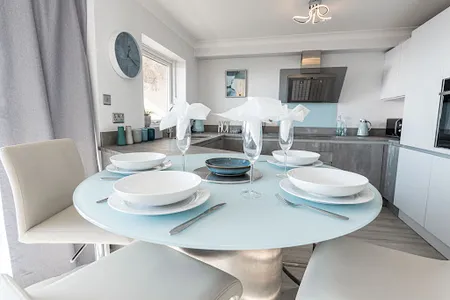 (SEA8) Seaview Retreat 2P