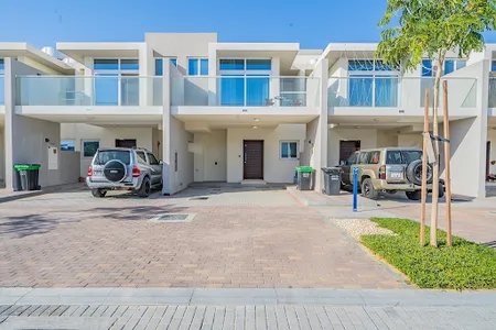 Exquisite 3BR Villa on Albizia Street