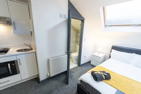 Cosy bed at 100 Dale road studio