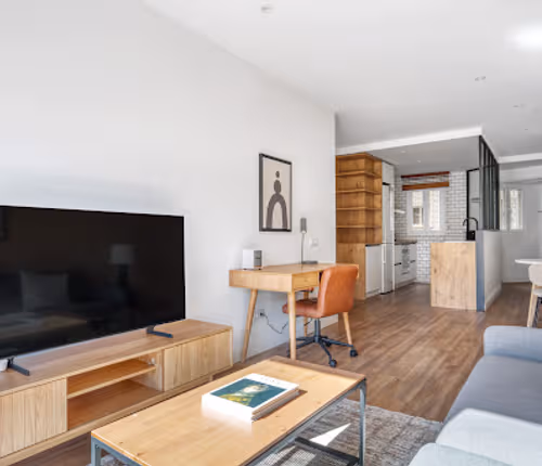 Castelo Serviced Apartments