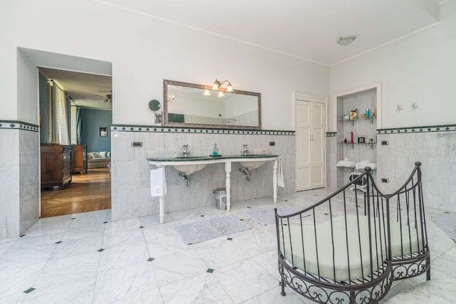 LAKE COMO HISTORIC LUXURY VILLA- 1200M2 OF PURE SPLEDOUR