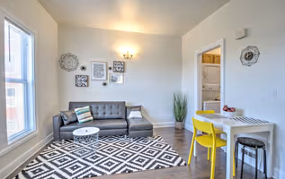 Modern Capitol Apartment