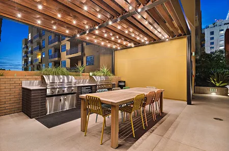 Hollywood Apartment
