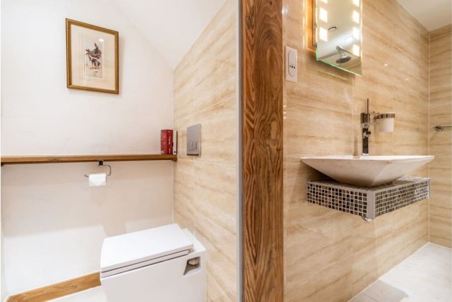 TRADITIONAL LUXURY ALPINE CHALET IN MORZINE