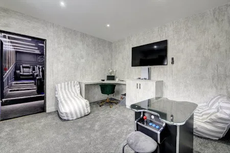 Office space at 3 bedroom apartment
