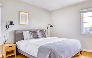 Elk Grove Ave Apartment