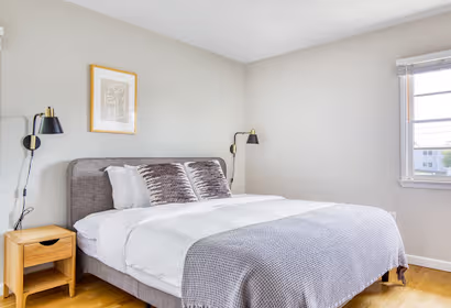 Elk Grove Ave Apartment